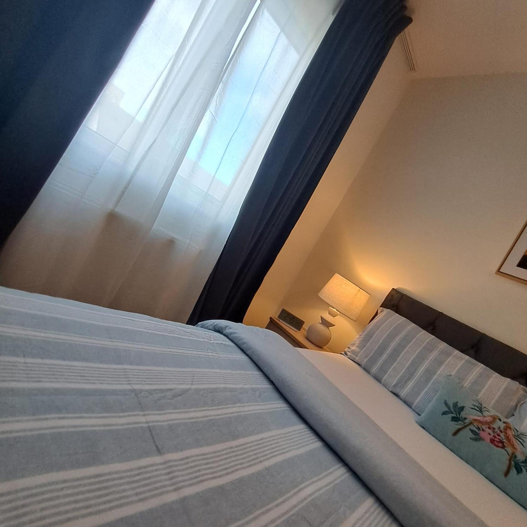 Cozy Bedroom In Lucan, Privatunterkunft